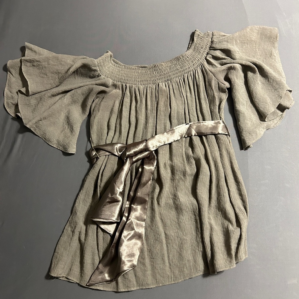 Faisca olive green/tan flowy sleeve blouse